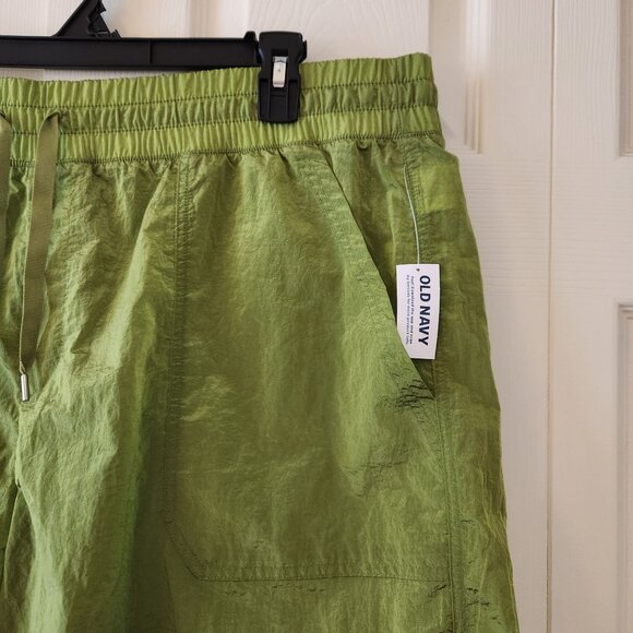 Mens Old Navy Quick-Dry Olive Green Shorts 2X With Elastic Waistband & Pockets - Picture 2 of 8